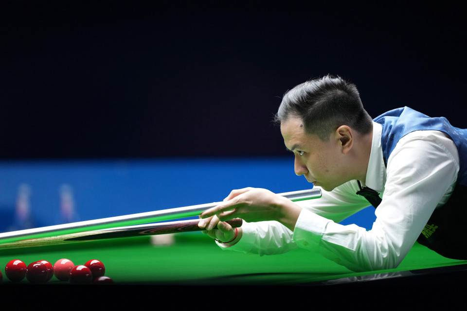 rfqmA, bt, 新华社记者