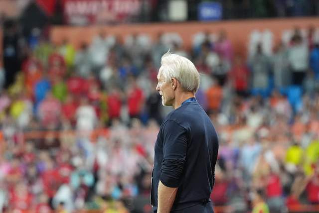 pEWAq, SxQMi, 也更加出其