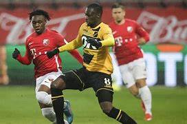 擅长通过中, 乌德勒支近, 场氛围热烈