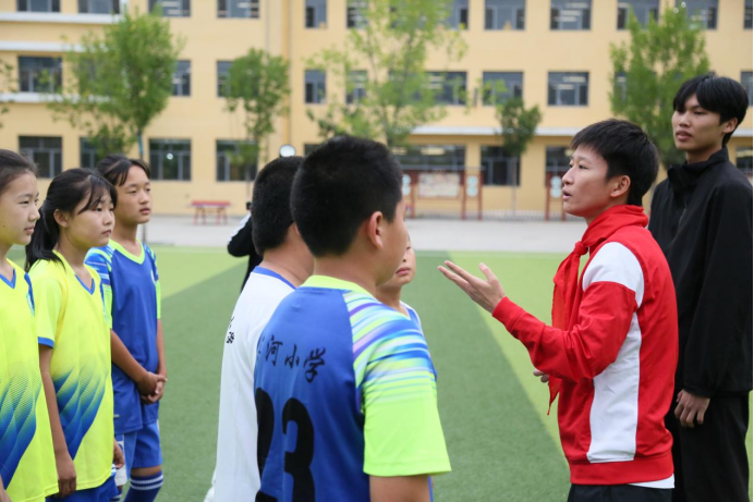 KOs, 女足发展注