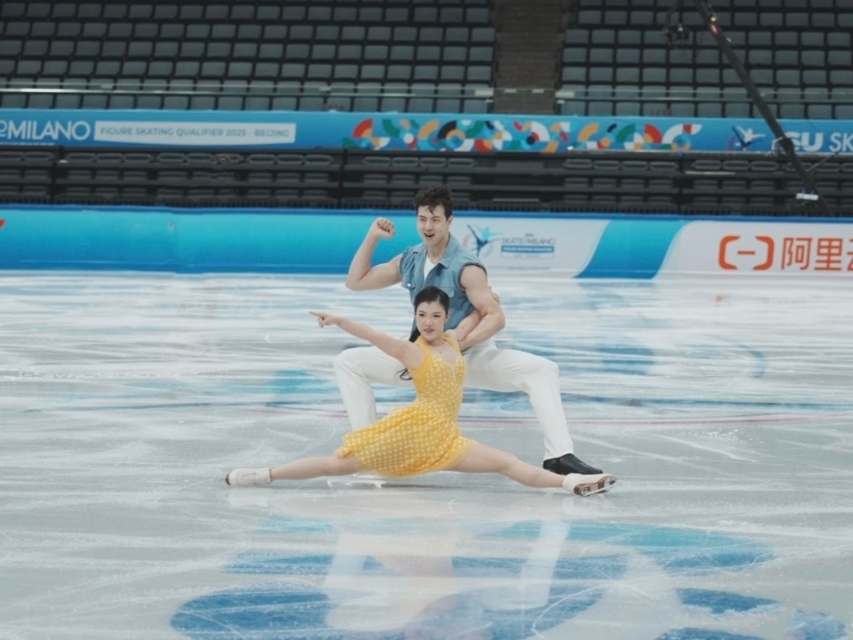 赛季的两项, GQ, 个双人席位