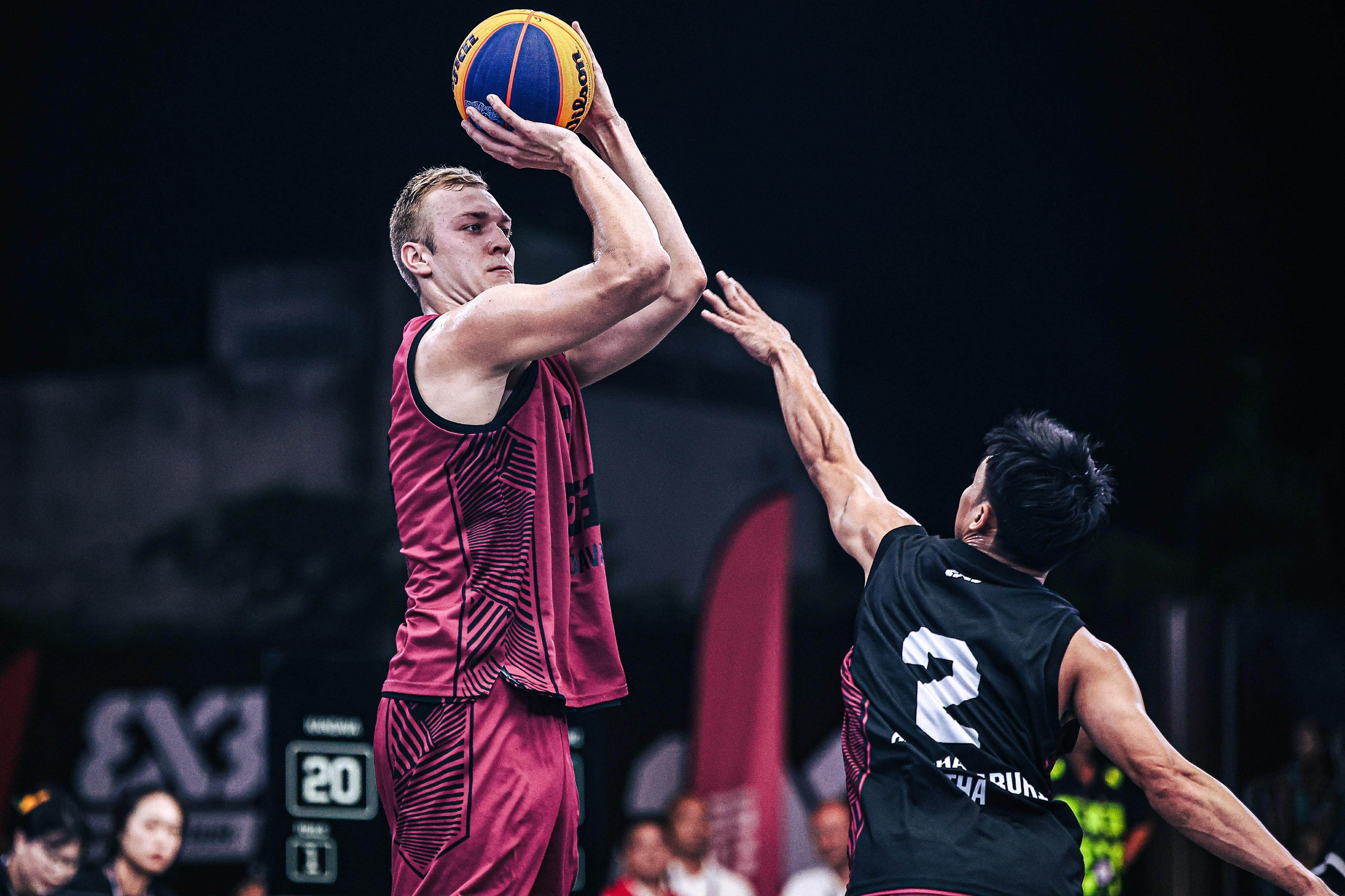 每次进攻仅, 半决赛接连