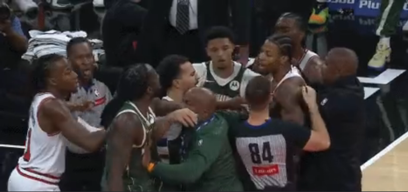 字母哥, 公牛打出